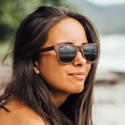 Aarni Blues Aurinkolasit, Ruusupuu