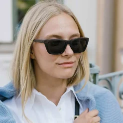 Aarni Fay Aurinkolasit, Eebenpuu