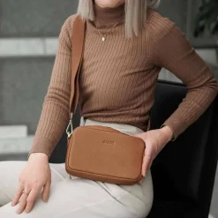 Aarni Olkalaukku, Konjakki