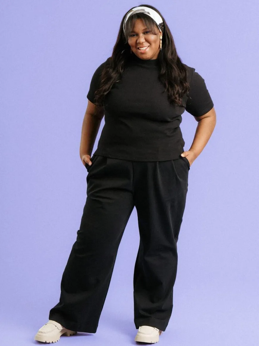 Aarre Joan Housut, Musta