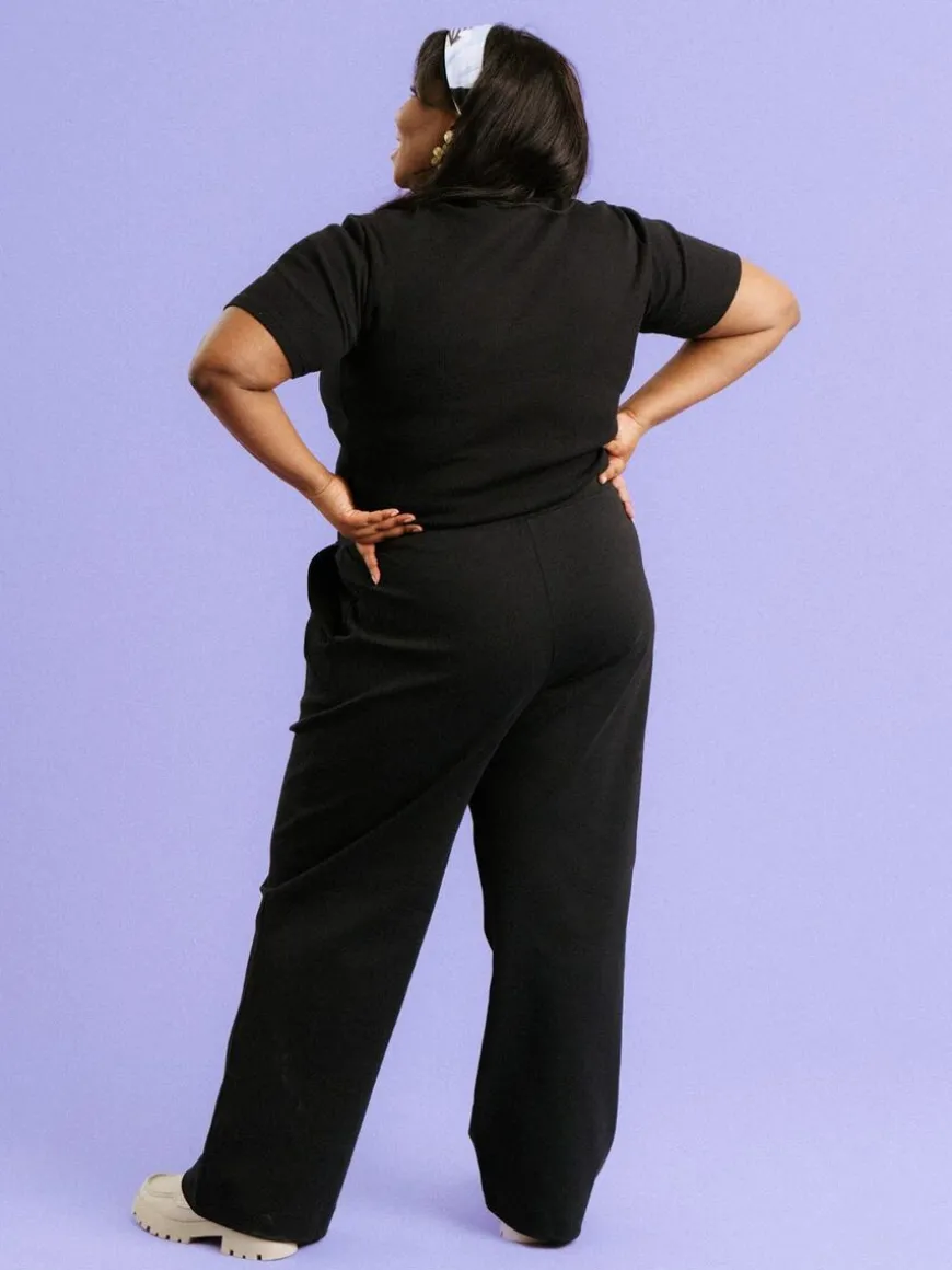 Aarre Joan Housut, Musta