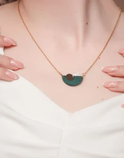 Butoni Deko Kaulakoru