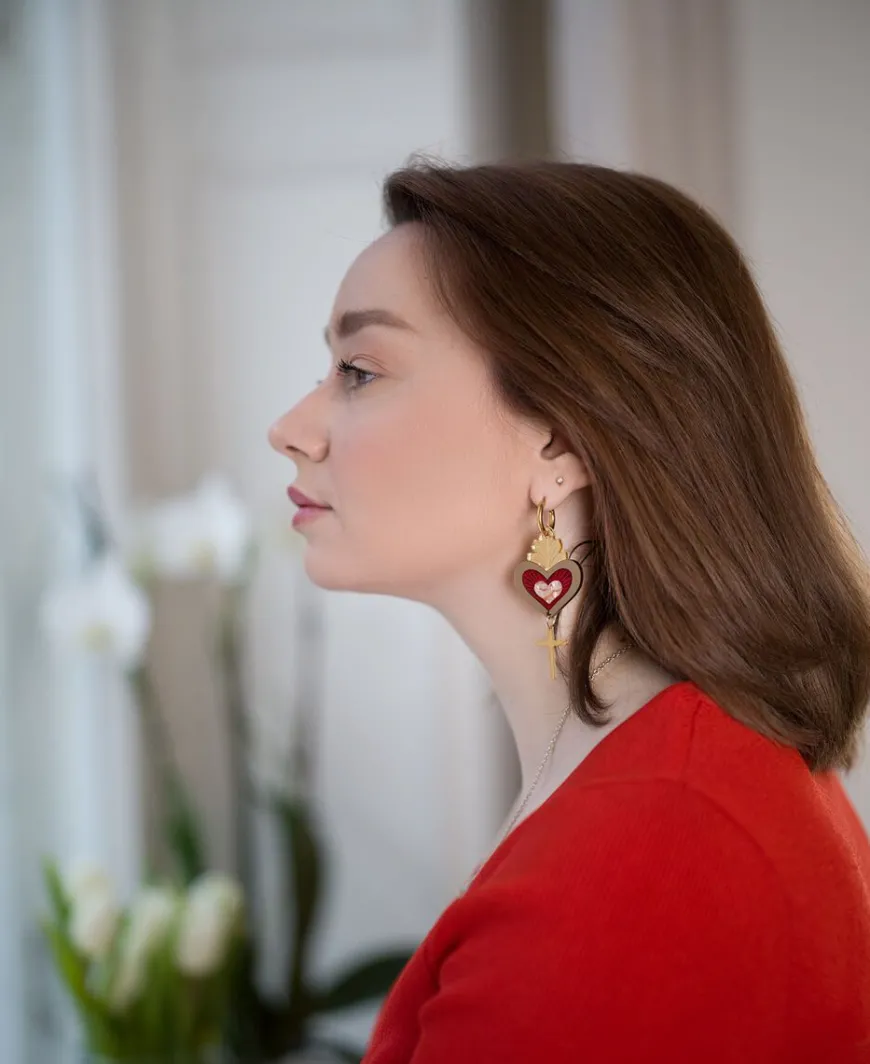 Butoni Hearts Korvakorut Ristilla