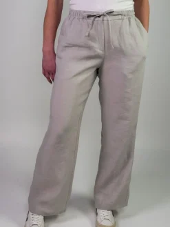 Cuosi Asta Pellavahousut, Hiekka