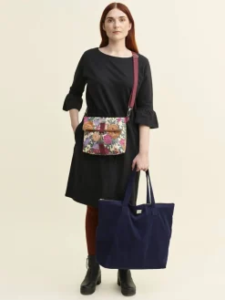 Globe Hope Heinia Mekko, Musta