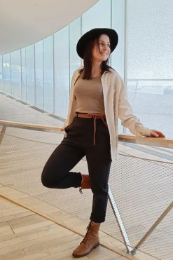 Hujaus Bueno Housut, Musta