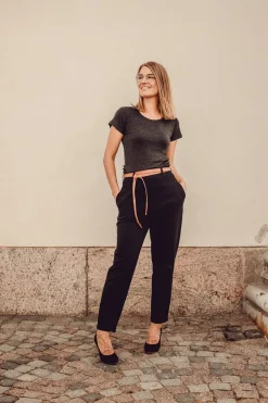 Hujaus Bueno Housut, Musta