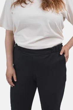 Hujaus Skarppi Housut, Musta