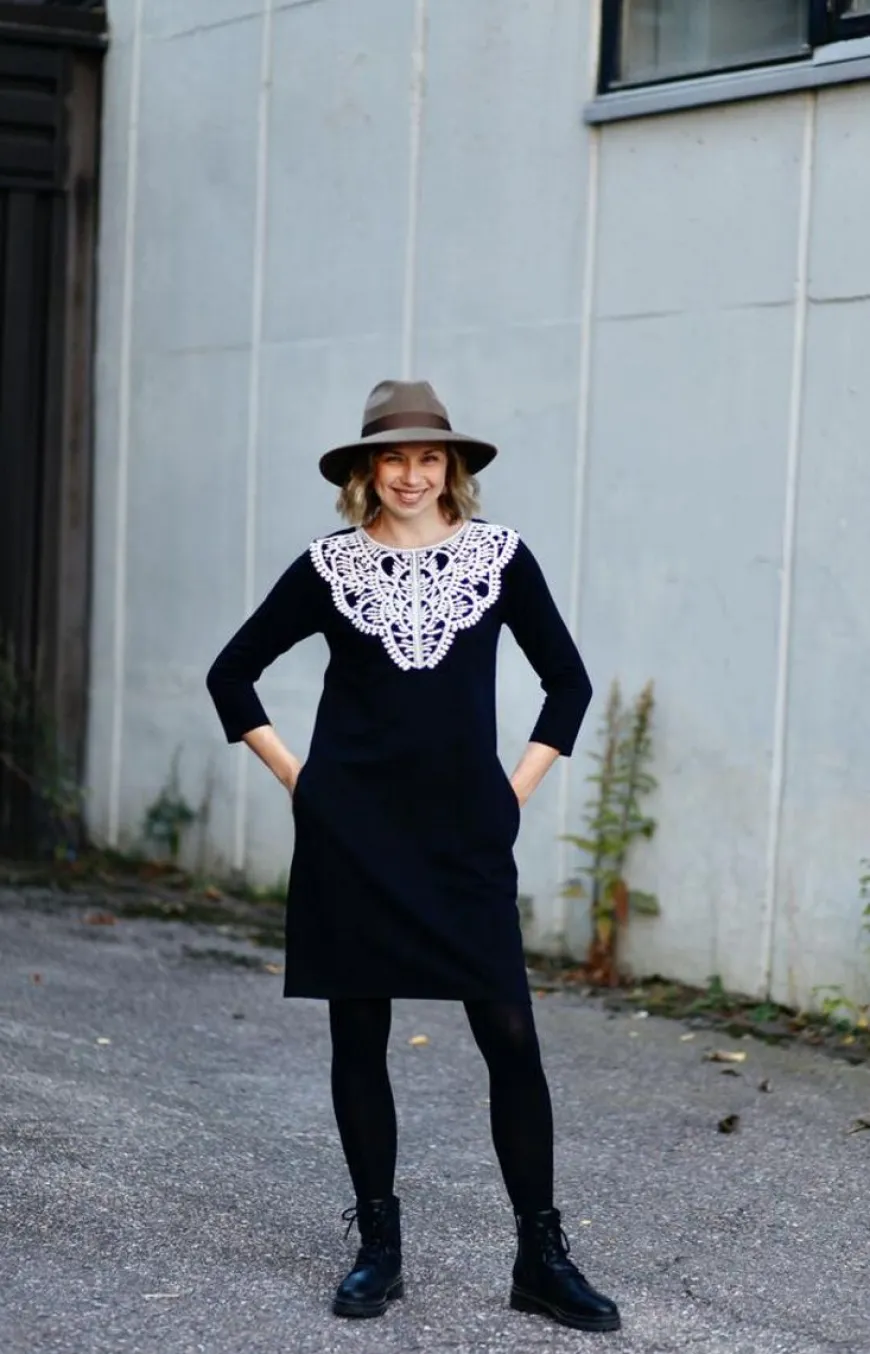 Lumoan Elise Mekko, Musta