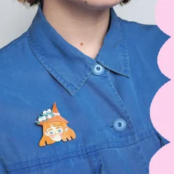 Mia Minerva Watercolor Witch Pinssi