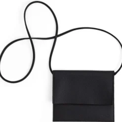 Miiko Jemma Laukku, Musta