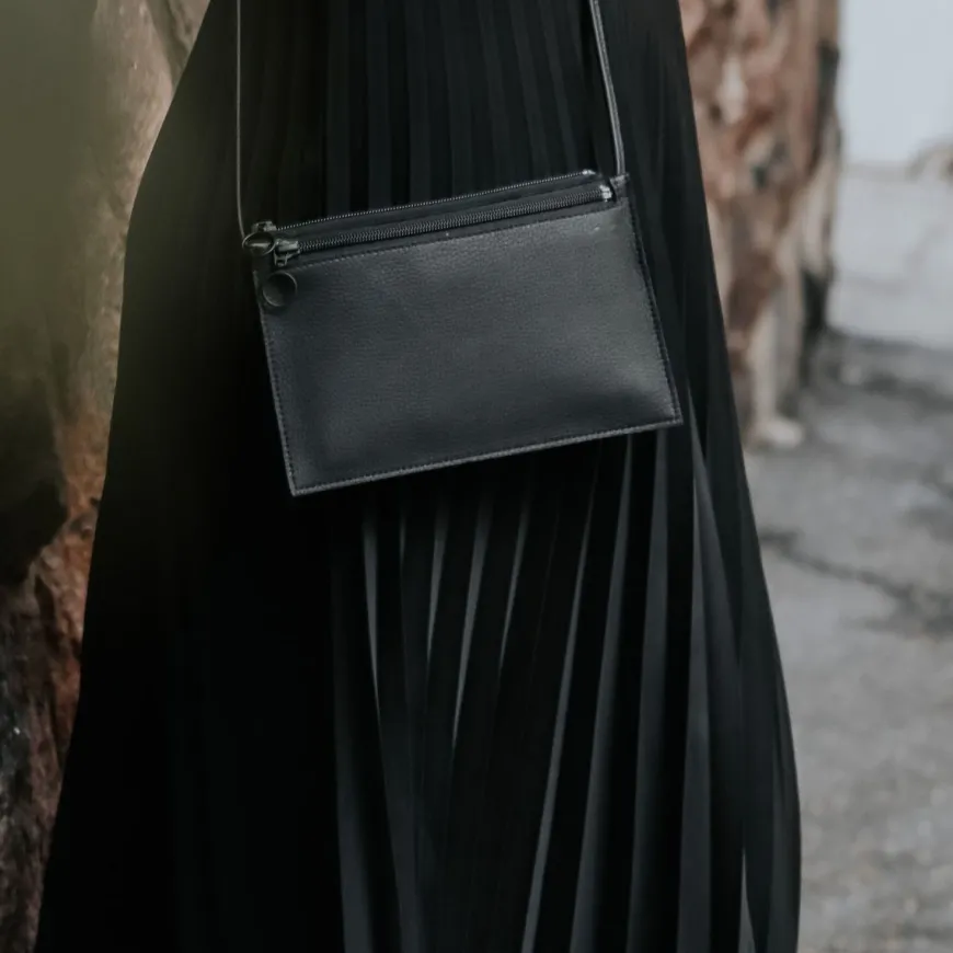 Miiko Piilo Laukku, Musta (Musta Vetoketju)