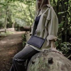 Miiko Piilo Laukku, Musta (Musta Vetoketju)