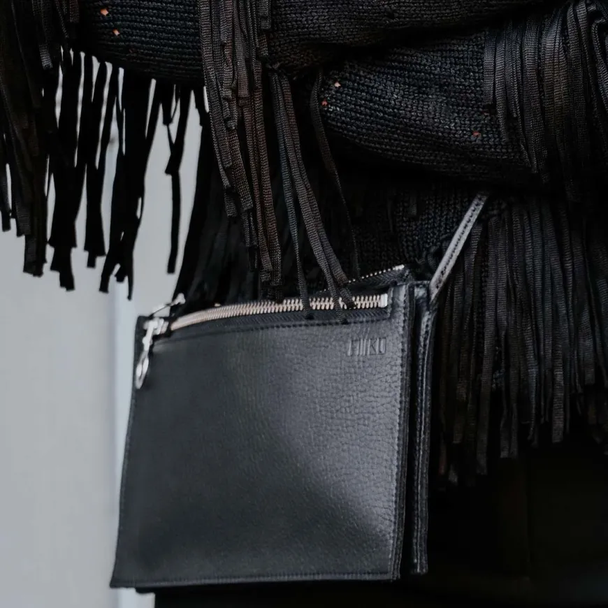 Miiko Piilo Laukku, Musta (Hopea Vetoketju)