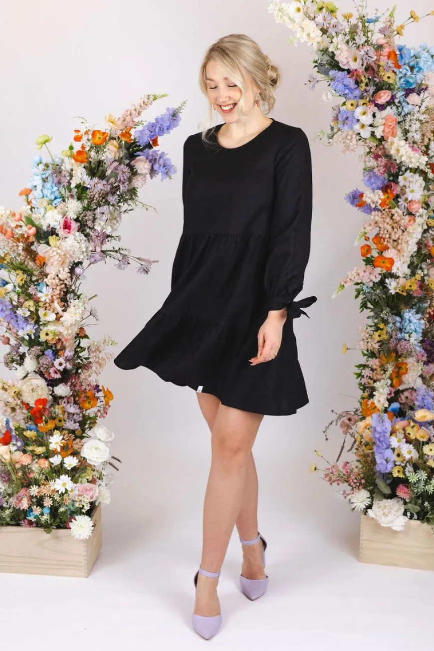 Nakoa Hailey Pellavamekko, Musta