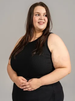 Riva Ribbitoppi, Musta