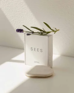 Tuoksukivi, Valkoinen