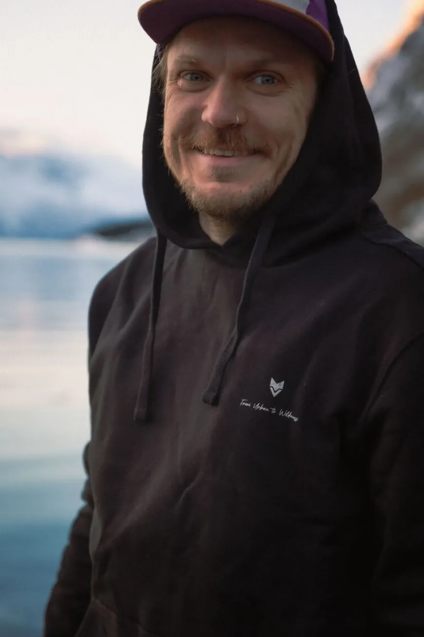 Vai-Ko Taimen Huppari, Musta